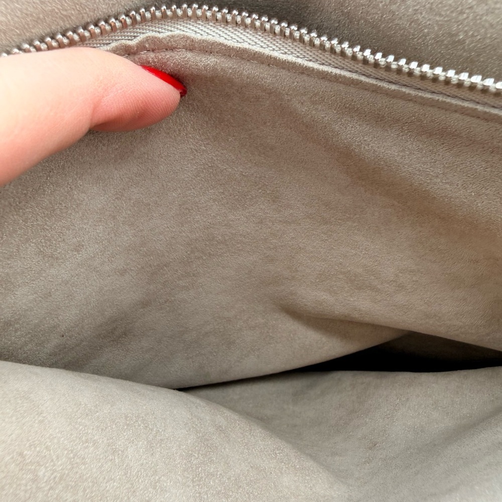 Louis Vuitton Volta bag in Taurillon leather - Picture 13 of 16